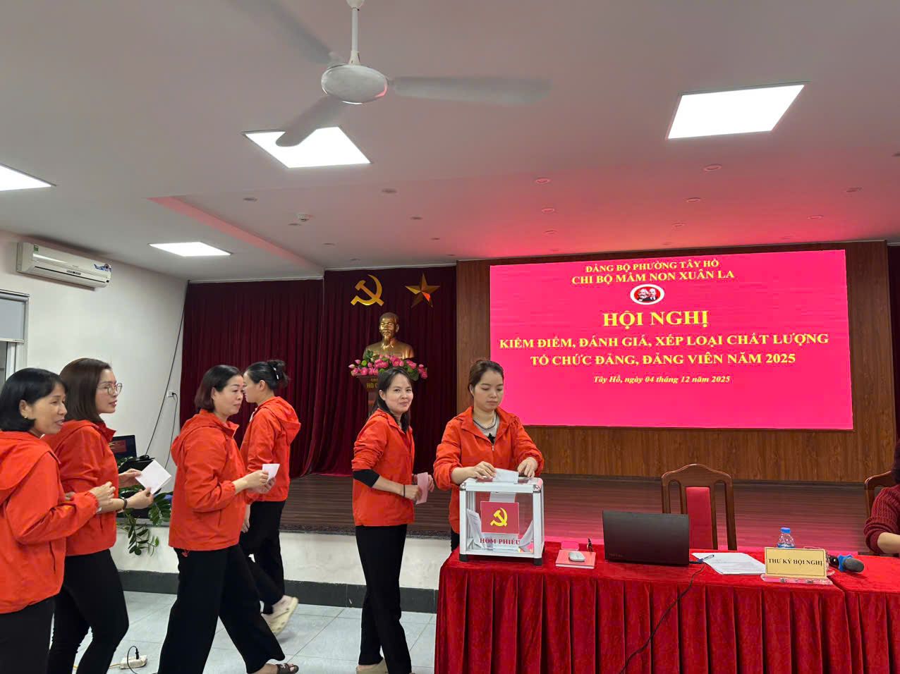 z7295203893646_2f8d22f125fee465c6513a03f8609174