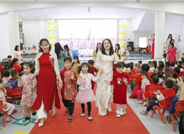Chào mừng ngày Quốc Tế Phụ Nữ