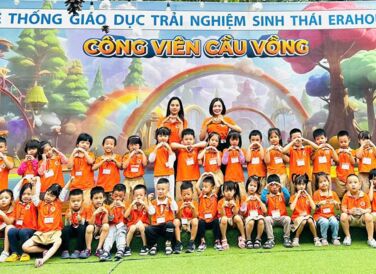 Buổi dã ngoại của bé tại công viên Cầu Vồng