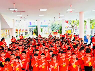 TRƯỜNG MẦM NON XUÂN LA TƯNG BỪNG TỔ CHỨC CHƯƠNG TRÌNH CHÀO MỪNG 50 NĂM GIẢI PHÓNG MIỀN NAM, THỐNG NHẤT ĐẤT NƯỚC