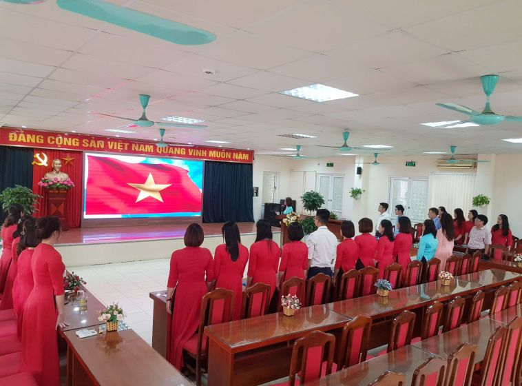 Trường Mầm non Xuân La tổ chức lễ kết nạp Đảng viên năm 2022